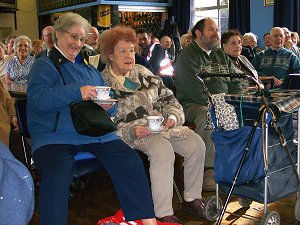 The front row inlcudes Mary Duggan, Peter Topliss and Olive Topliss.