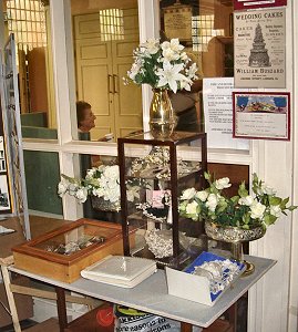 Sandra also provided this lovely display of wedding souvenirs