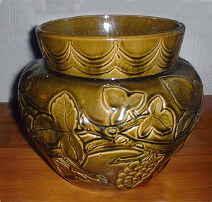 Large jardiniere